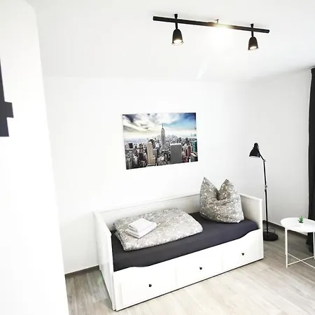 Sh Team Lodges 4 Apartments Fuer Max 19 Personen L Monteure L Messe L Business Duisburg Exterior photo