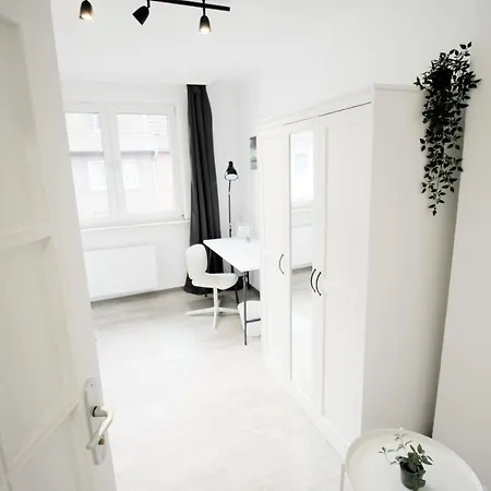 Sh Team Lodges 4 Apartments Fuer Max 19 Personen L Monteure L Messe L Business Duisburg Exterior photo