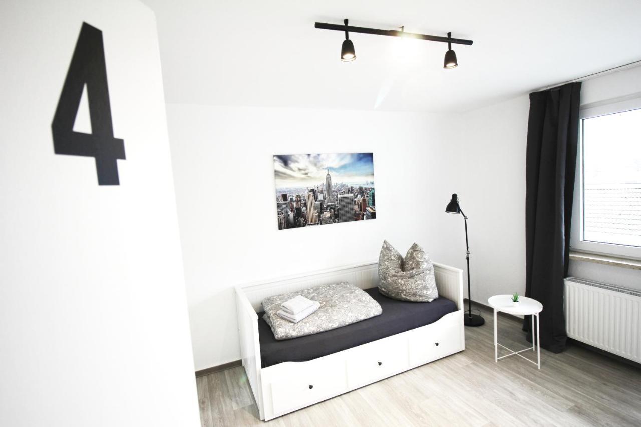 Sh Team 4 Fuer Max 19 Personen L Monteure L Messe L Business Apartment