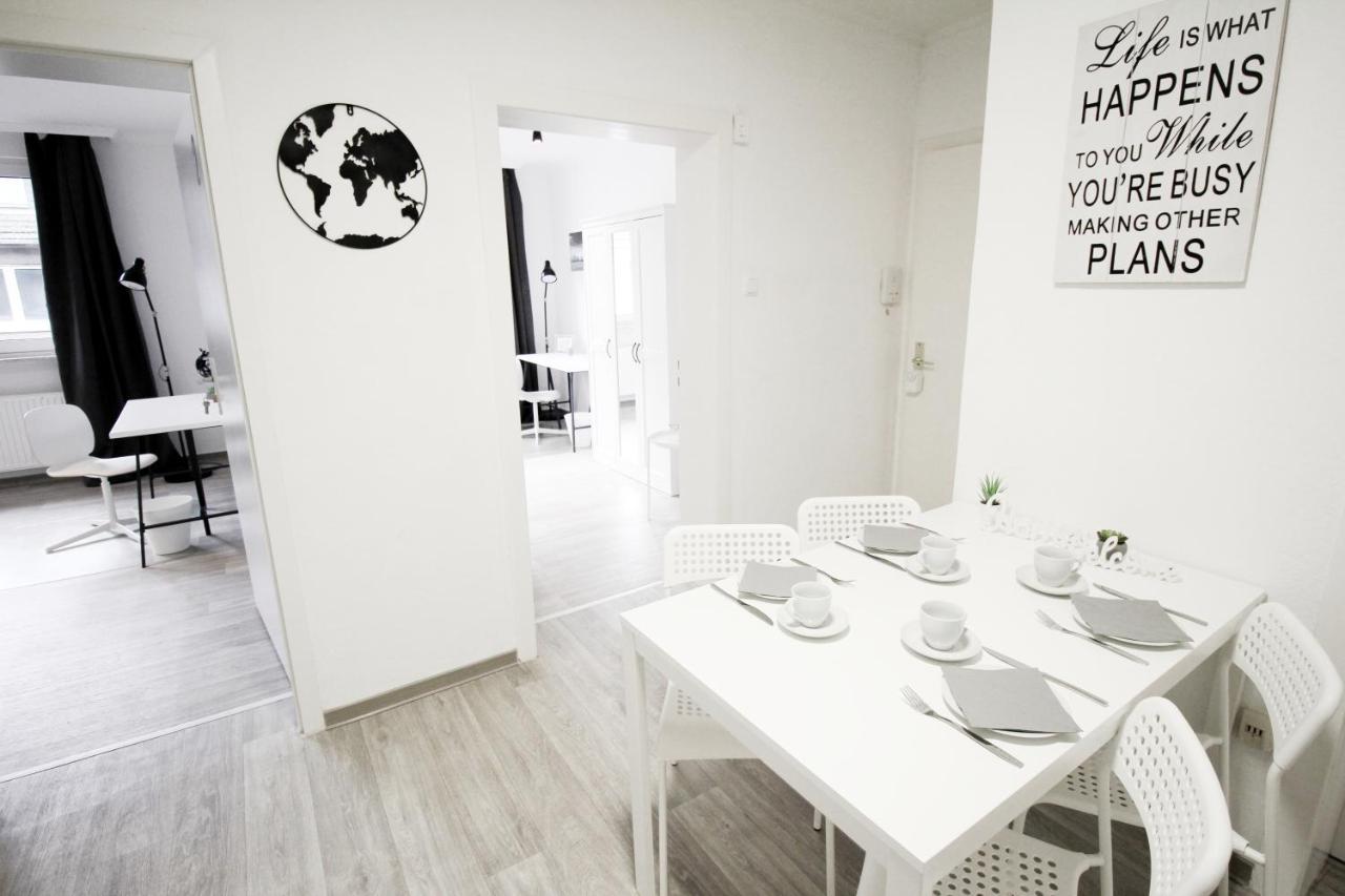 Sh Team 4 Fuer Max 19 Personen L Monteure L Messe L Business Apartment Duisburg