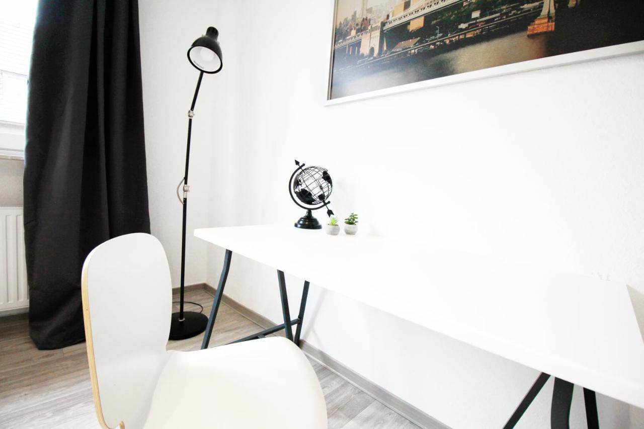Apartment Sh Team 4 Fuer Max 19 Personen L Monteure L Messe L Business Duisburg