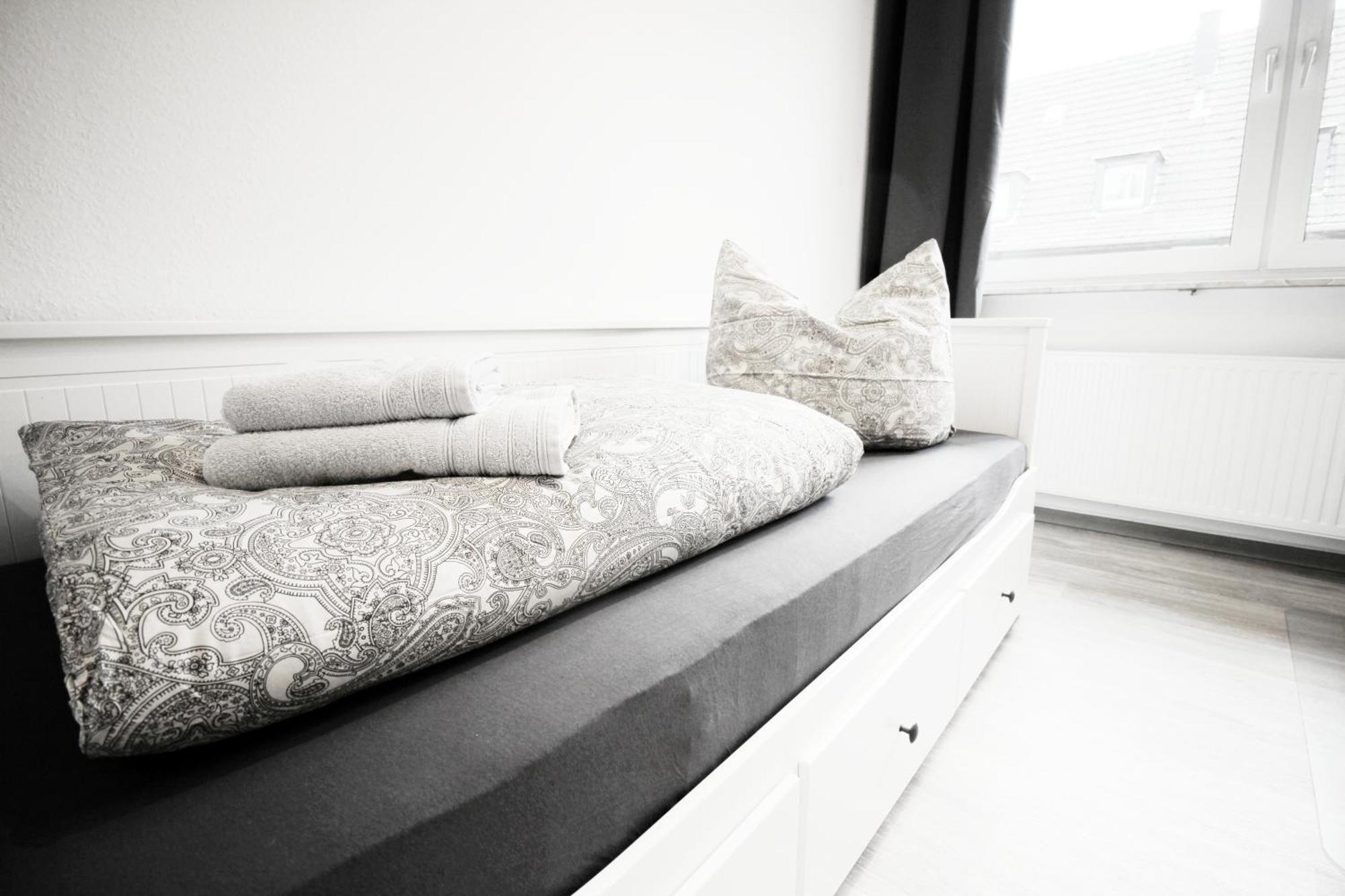 Sh Team 4 Fuer Max 19 Personen L Monteure L Messe L Business Apartment Duisburg