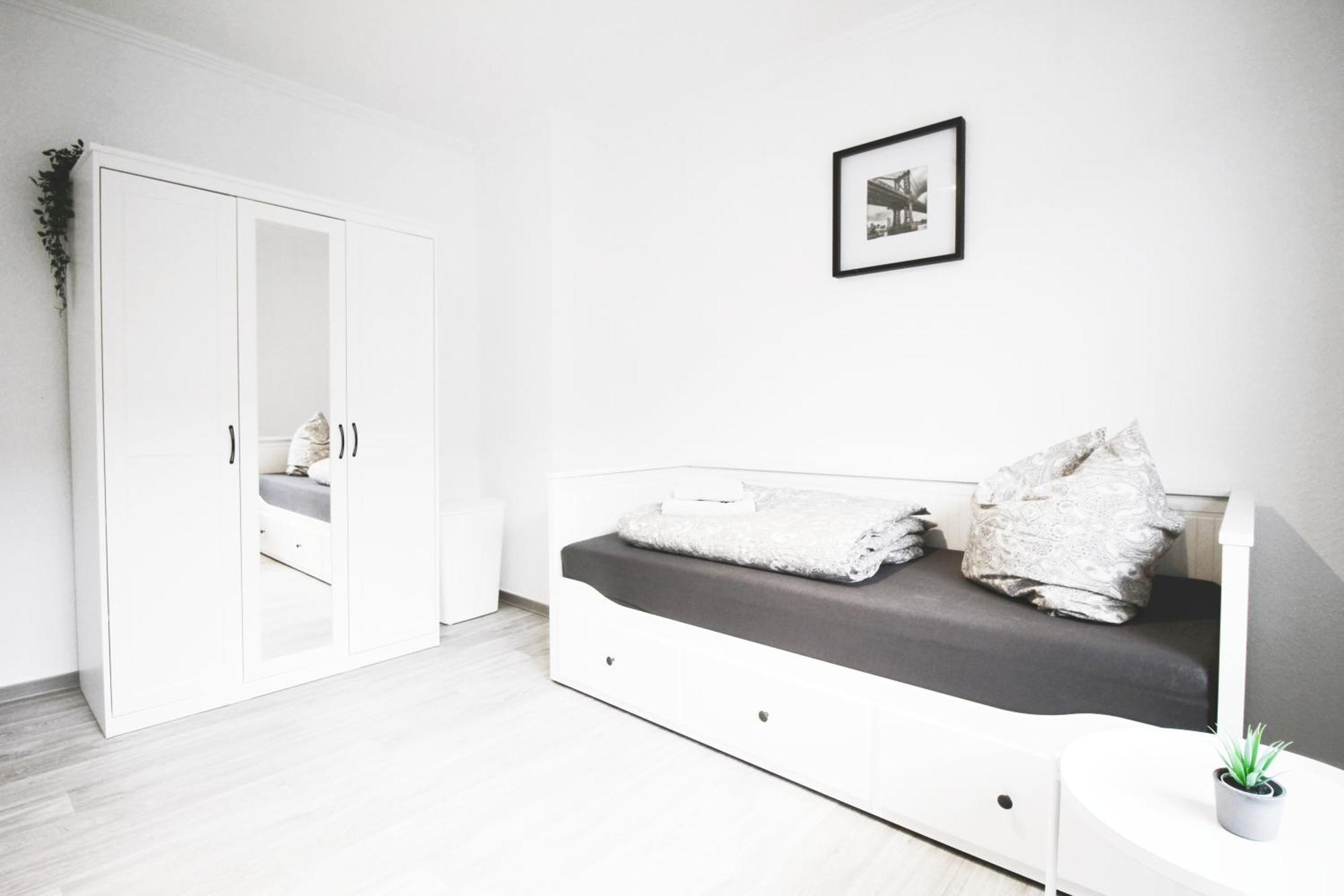 Sh Team 4 Fuer Max 19 Personen L Monteure L Messe L Business Apartment *